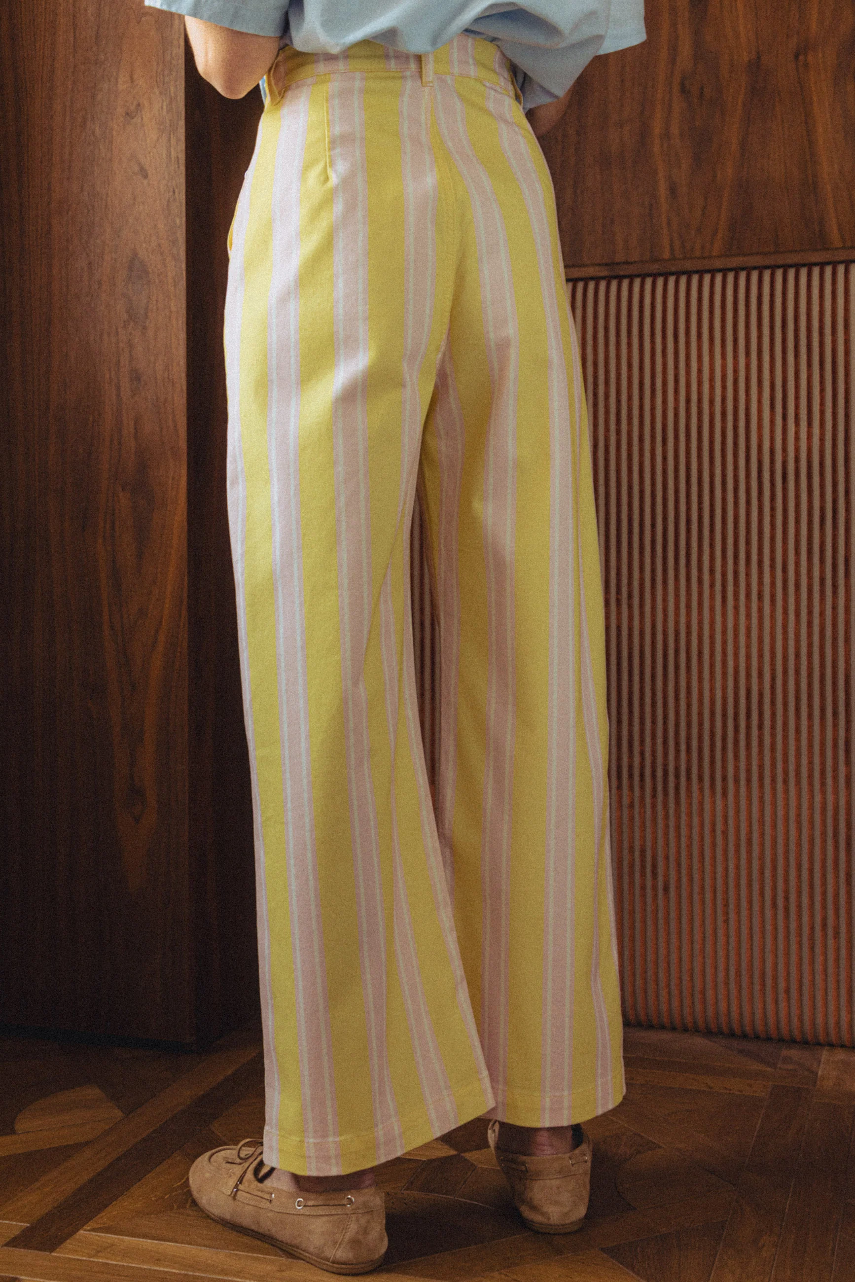 Pantalon Tommy jaune rayures roses - Image 3
