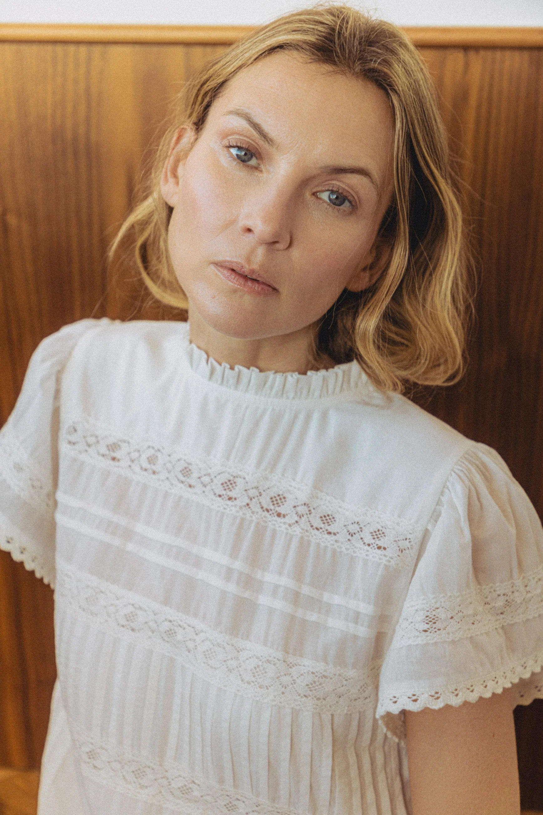 Robe Judith blanche - Image 3